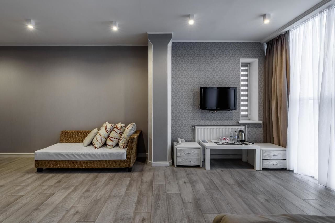 Отель Pallada Hotel Тернополь
