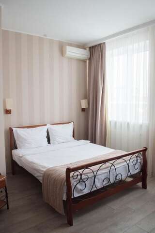 Отель Pallada Hotel Тернополь Двухместный номер Делюкс с 1 кроватью-2